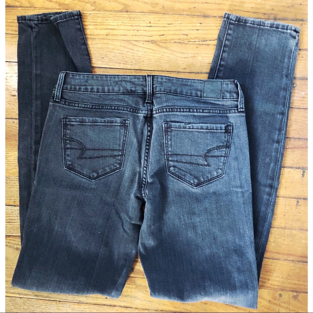 American Eagle Skinny Distressed Jean’s - Picture 4 of 6